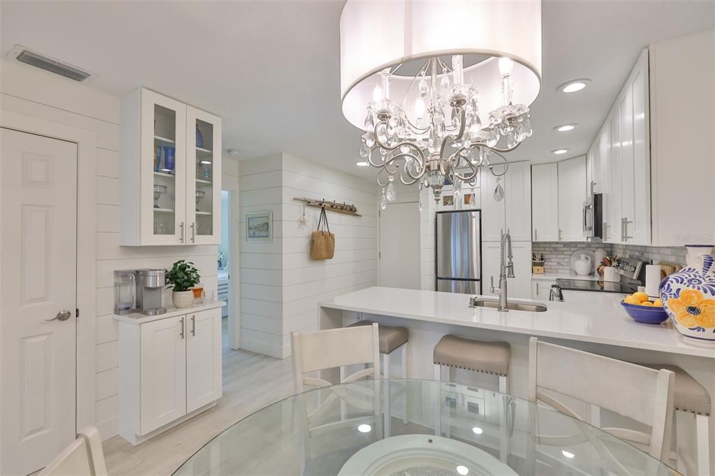 На продажу: $447,895 (2 спален, 1 ванн, 825 Квадратных фут)