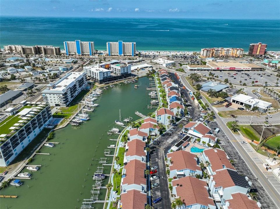 На продажу: $447,895 (2 спален, 1 ванн, 825 Квадратных фут)