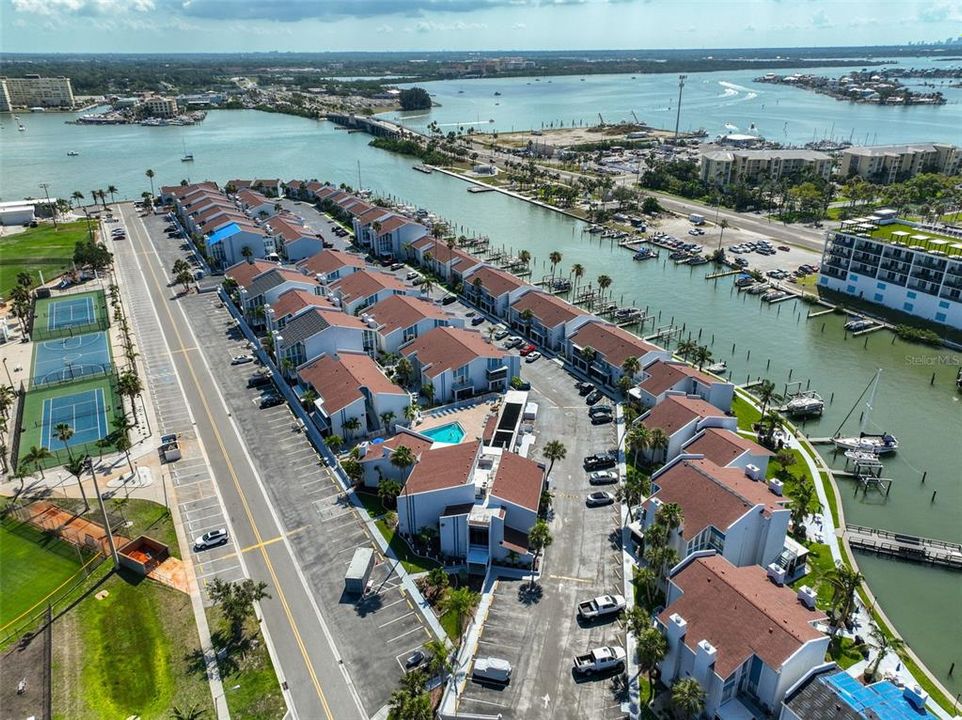 На продажу: $447,895 (2 спален, 1 ванн, 825 Квадратных фут)