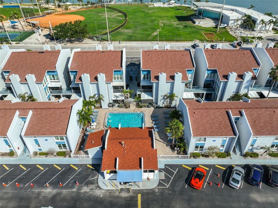 На продажу: $447,895 (2 спален, 1 ванн, 825 Квадратных фут)