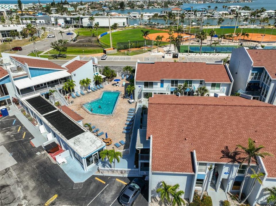 На продажу: $447,895 (2 спален, 1 ванн, 825 Квадратных фут)