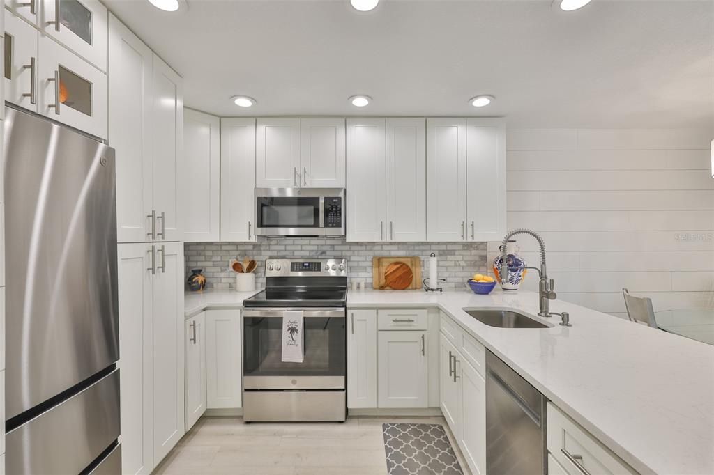 На продажу: $447,895 (2 спален, 1 ванн, 825 Квадратных фут)