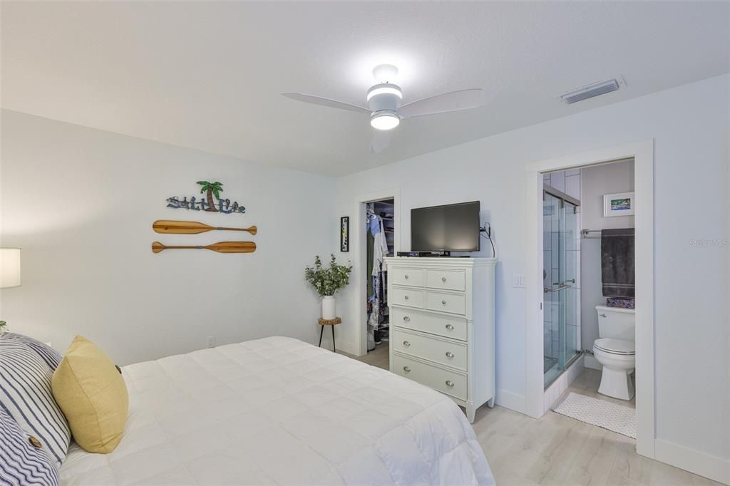 На продажу: $447,895 (2 спален, 1 ванн, 825 Квадратных фут)