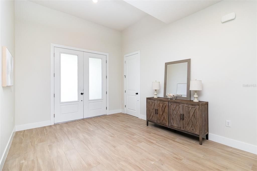 En Venta: $1,219,000 (4 camas, 3 baños, 3042 Pies cuadrados)