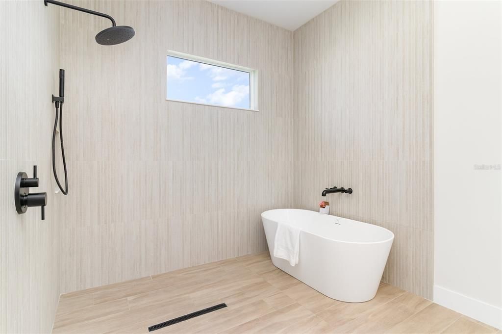 En Venta: $1,219,000 (4 camas, 3 baños, 3042 Pies cuadrados)