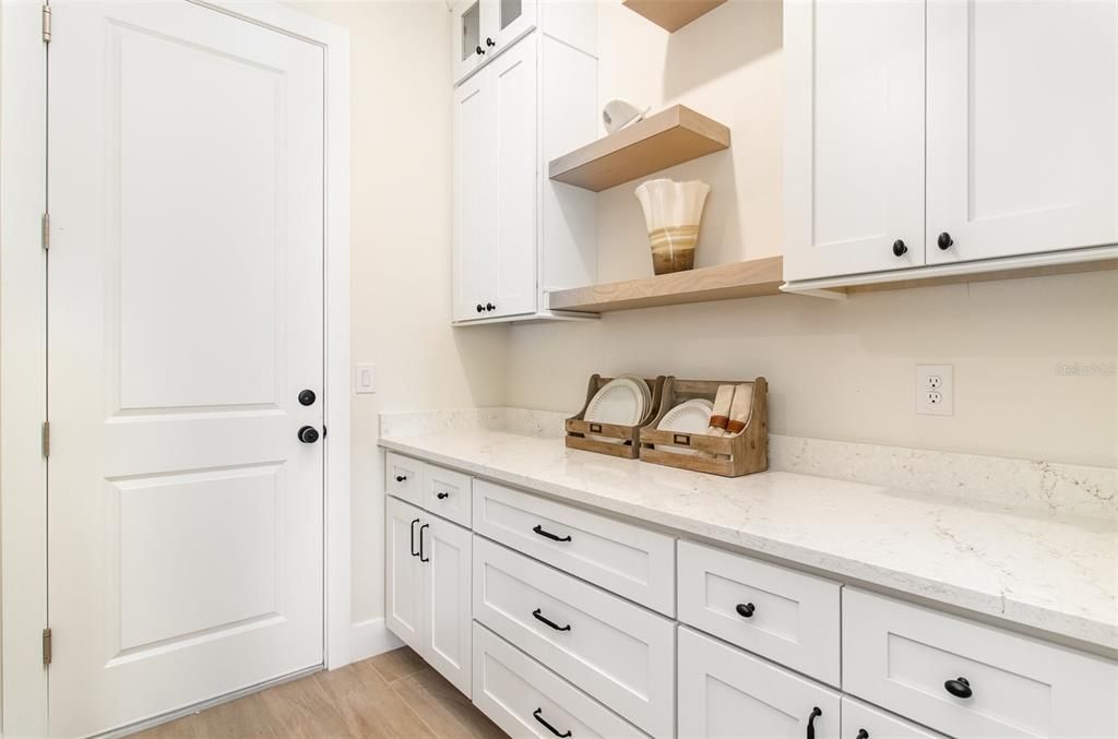 En Venta: $1,219,000 (4 camas, 3 baños, 3042 Pies cuadrados)