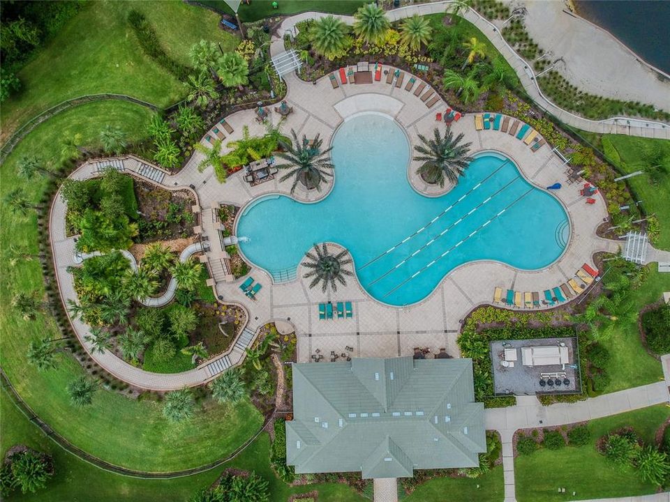 合同活跃: $2,650 (4 贝兹, 3 浴室, 2310 平方英尺)