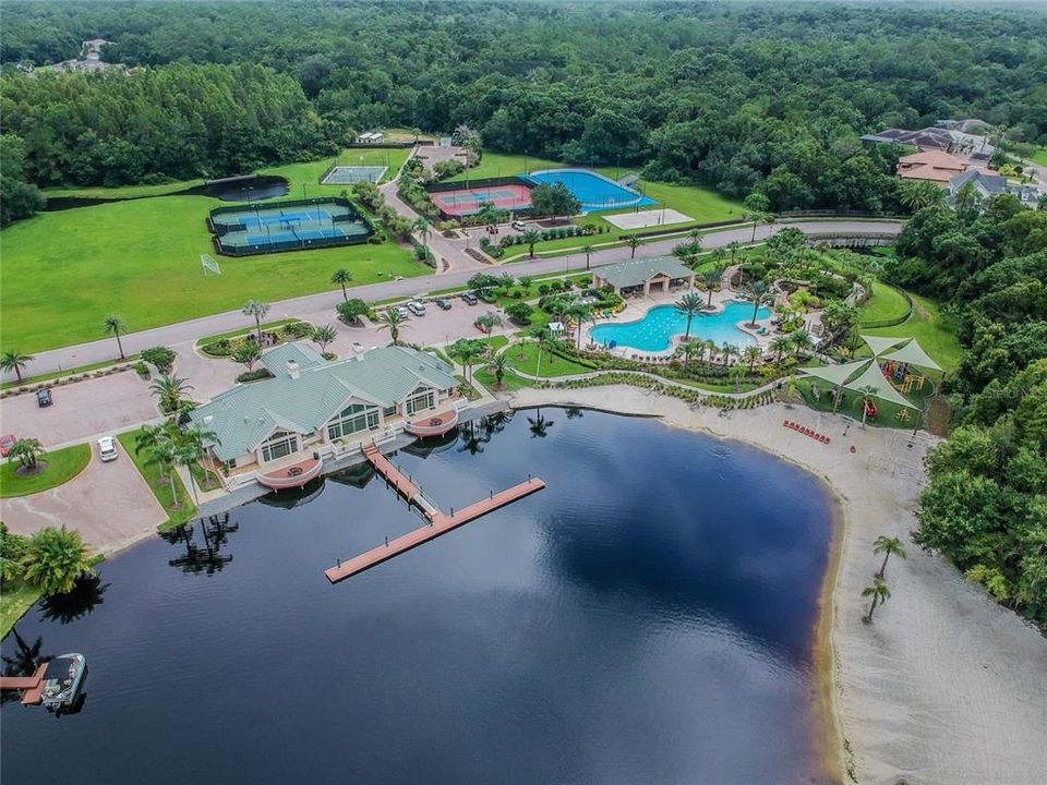 合同活跃: $2,650 (4 贝兹, 3 浴室, 2310 平方英尺)