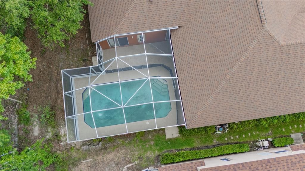 合同活跃: $2,650 (4 贝兹, 3 浴室, 2310 平方英尺)