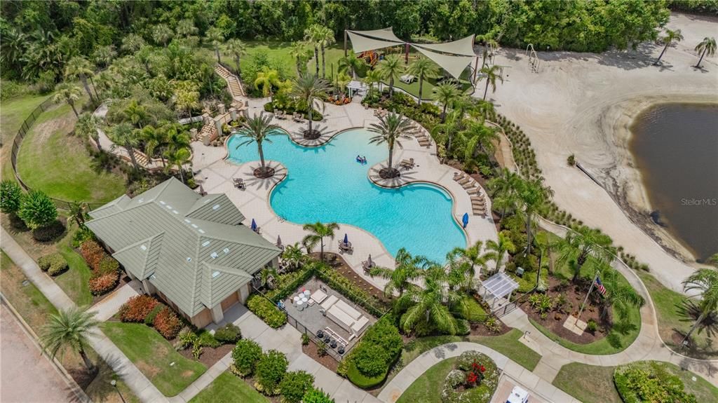 合同活跃: $2,650 (4 贝兹, 3 浴室, 2310 平方英尺)