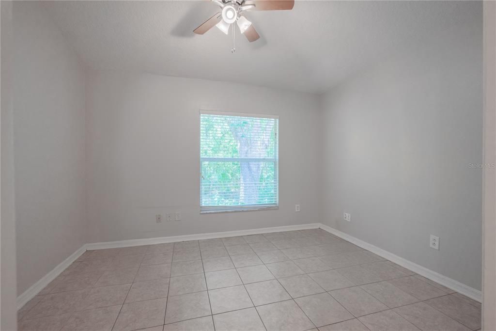 合同活跃: $2,650 (4 贝兹, 3 浴室, 2310 平方英尺)