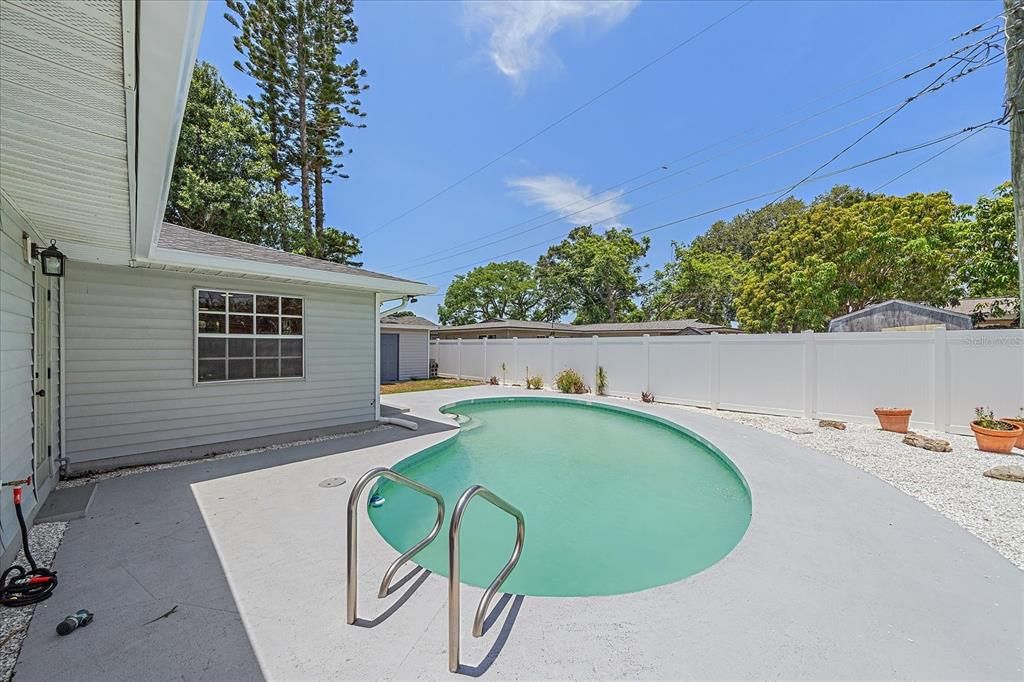 Под контрактом: $2,500 (3 спален, 2 ванн, 1416 Квадратных фут)