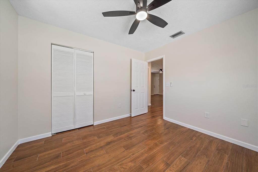 Под контрактом: $2,500 (3 спален, 2 ванн, 1416 Квадратных фут)