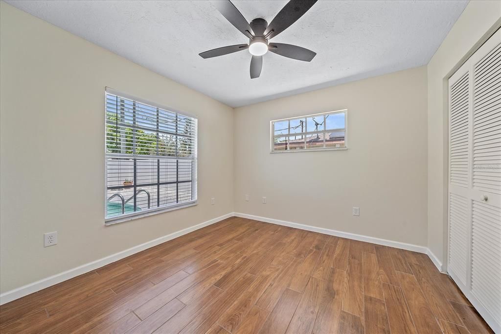 Под контрактом: $2,500 (3 спален, 2 ванн, 1416 Квадратных фут)