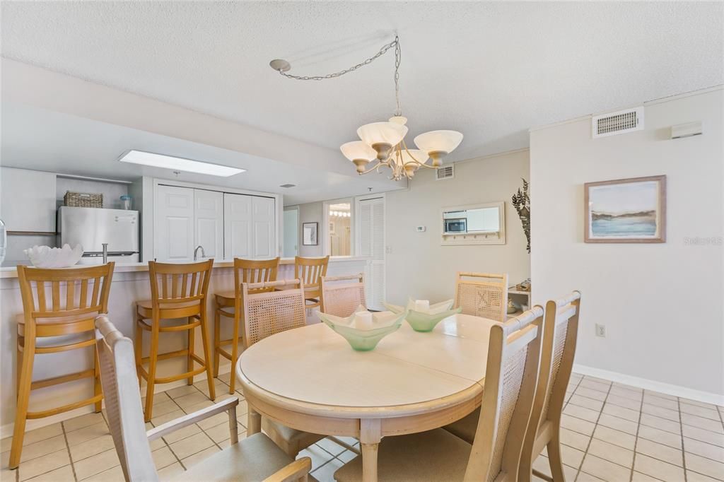 En Venta: $799,999 (3 camas, 2 baños, 1410 Pies cuadrados)