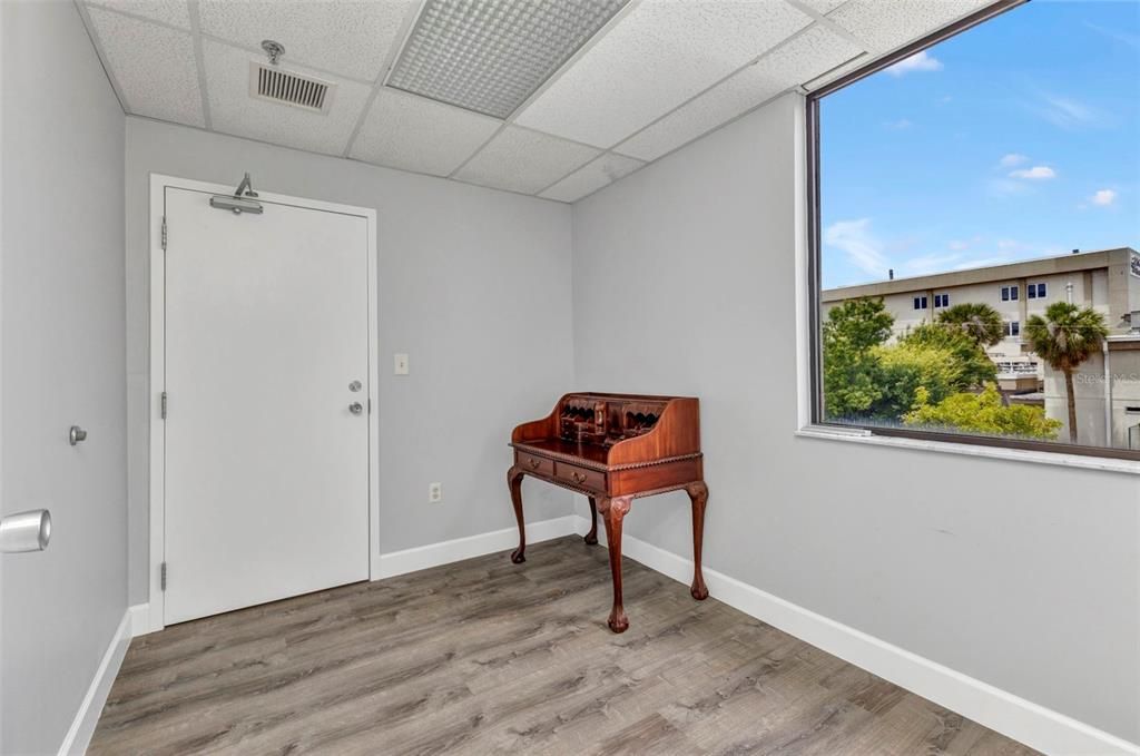 待售: $325,000 (0 贝兹, 0 浴室, 1716 平方英尺)