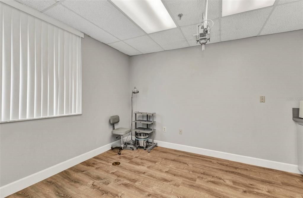 待售: $325,000 (0 贝兹, 0 浴室, 1716 平方英尺)