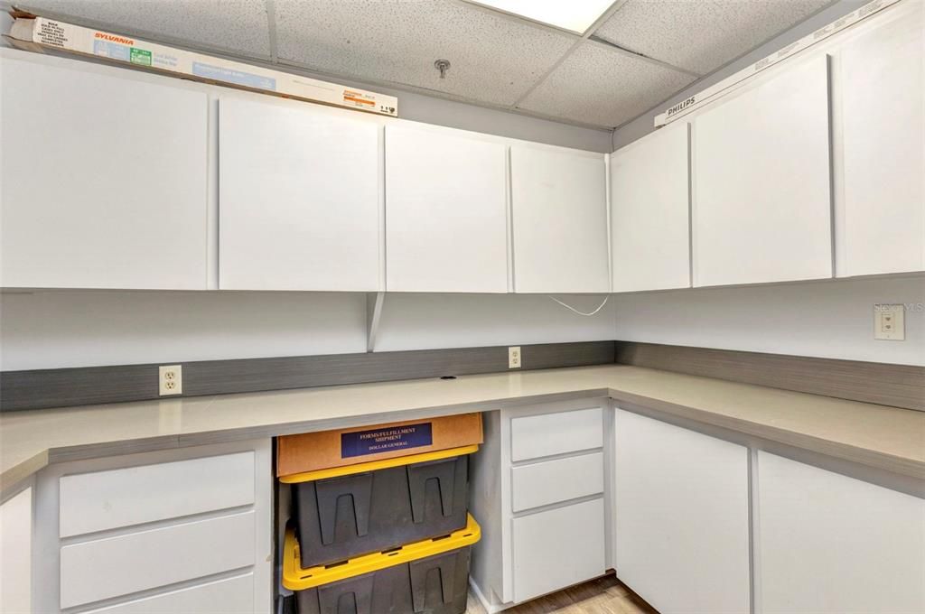 待售: $325,000 (0 贝兹, 0 浴室, 1716 平方英尺)