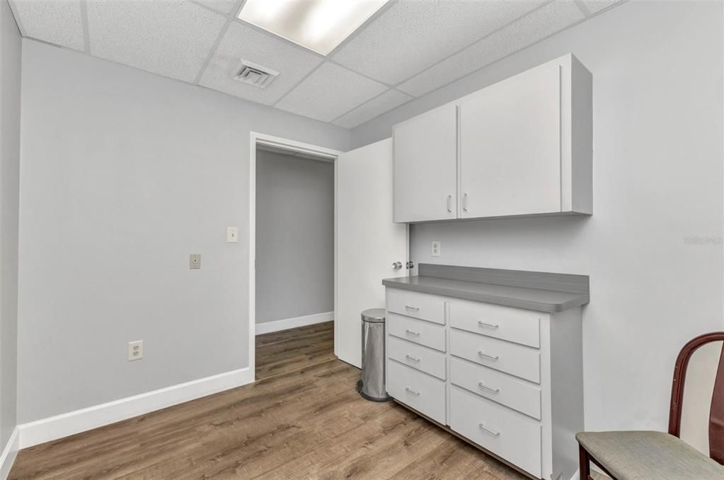 待售: $325,000 (0 贝兹, 0 浴室, 1716 平方英尺)