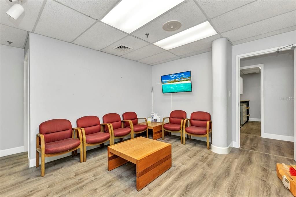 待售: $325,000 (0 贝兹, 0 浴室, 1716 平方英尺)