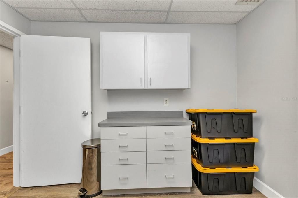 待售: $325,000 (0 贝兹, 0 浴室, 1716 平方英尺)