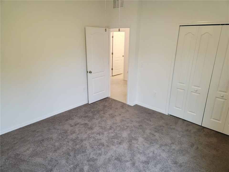 合同活跃: $1,900 (3 贝兹, 2 浴室, 2153 平方英尺)