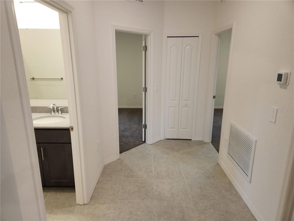 合同活跃: $1,900 (3 贝兹, 2 浴室, 2153 平方英尺)