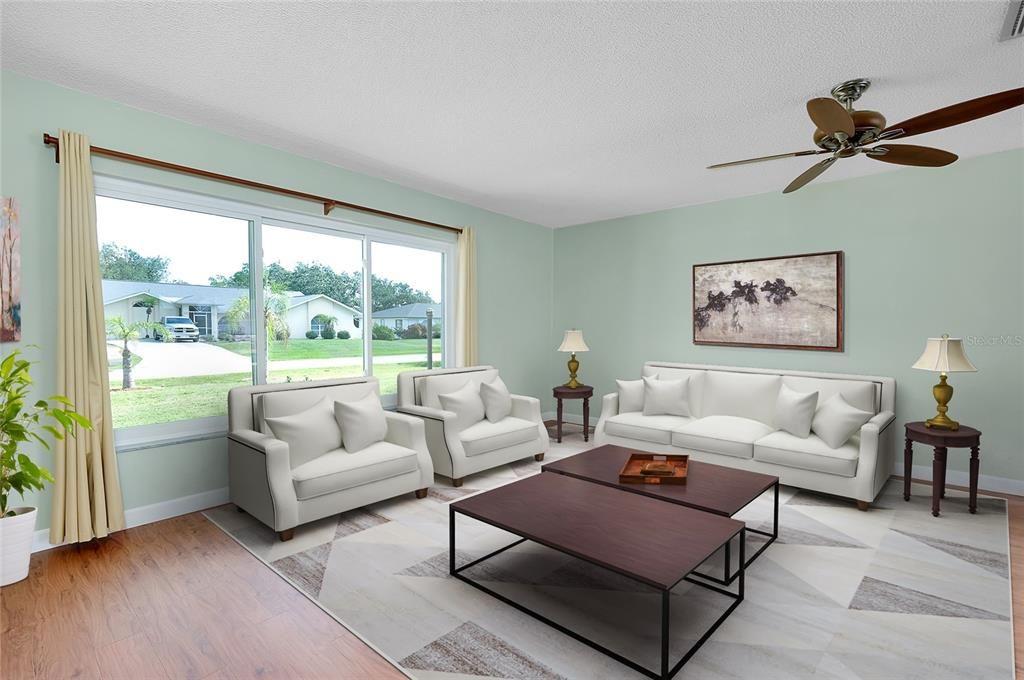 合同活跃: $355,000 (3 贝兹, 2 浴室, 1700 平方英尺)