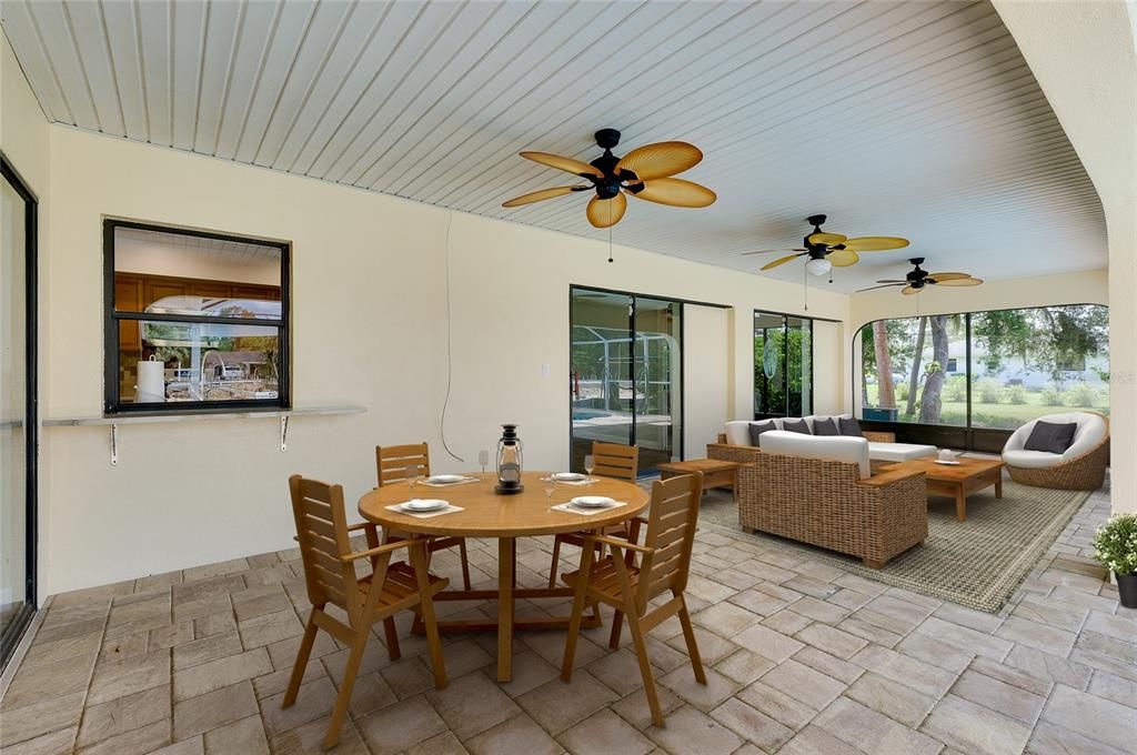 合同活跃: $355,000 (3 贝兹, 2 浴室, 1700 平方英尺)