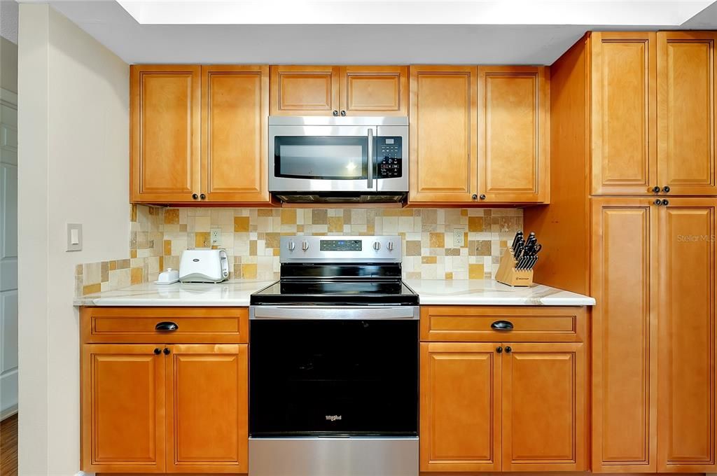 合同活跃: $355,000 (3 贝兹, 2 浴室, 1700 平方英尺)