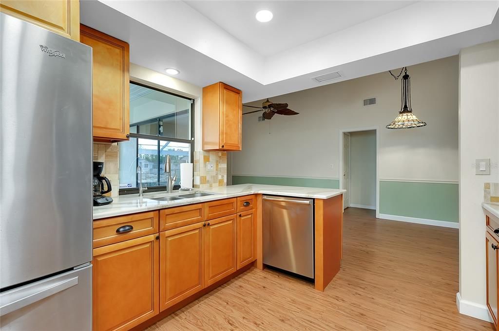 合同活跃: $355,000 (3 贝兹, 2 浴室, 1700 平方英尺)