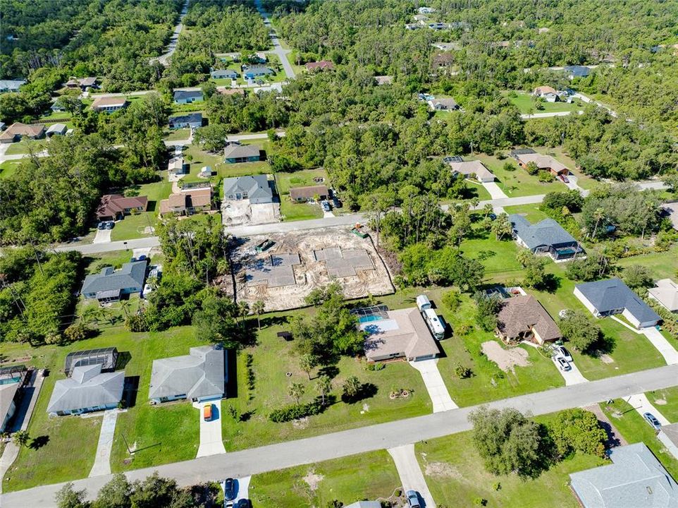 合同活跃: $355,000 (3 贝兹, 2 浴室, 1700 平方英尺)