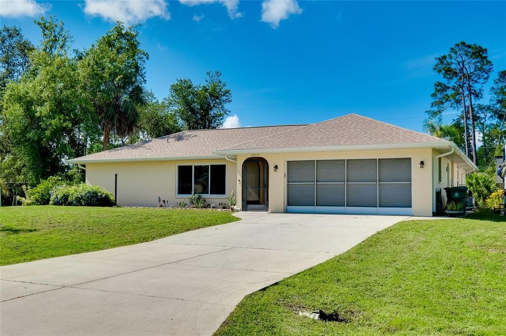 合同活跃: $355,000 (3 贝兹, 2 浴室, 1700 平方英尺)