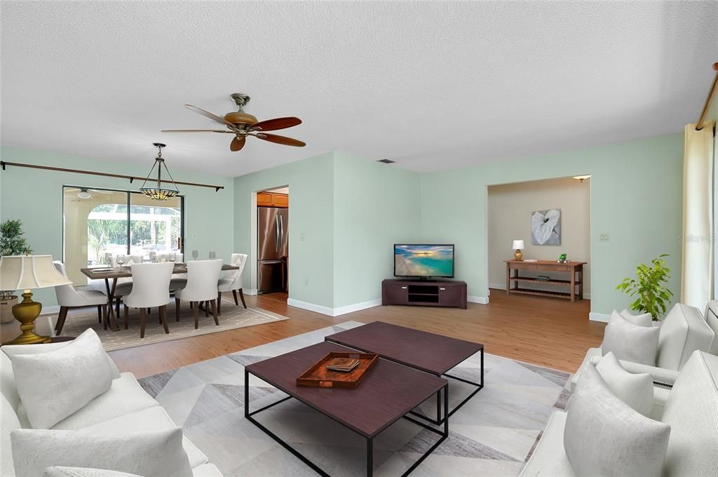 合同活跃: $355,000 (3 贝兹, 2 浴室, 1700 平方英尺)