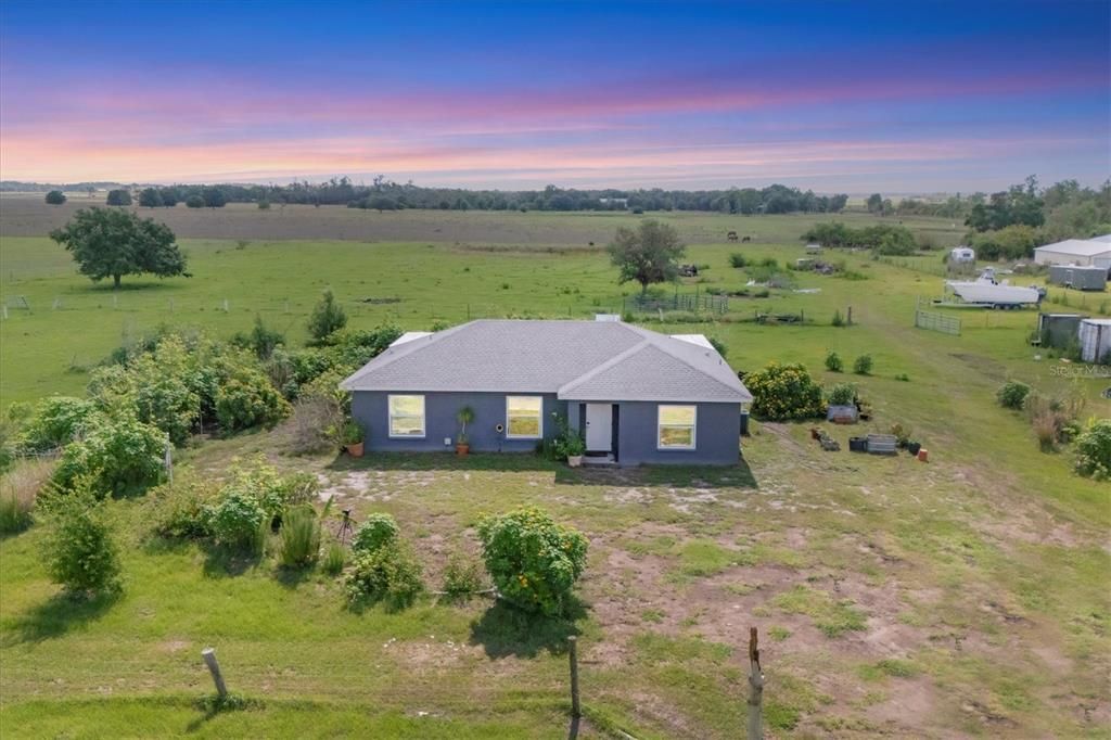 На продажу: $589,000 (3 спален, 2 ванн, 1372 Квадратных фут)