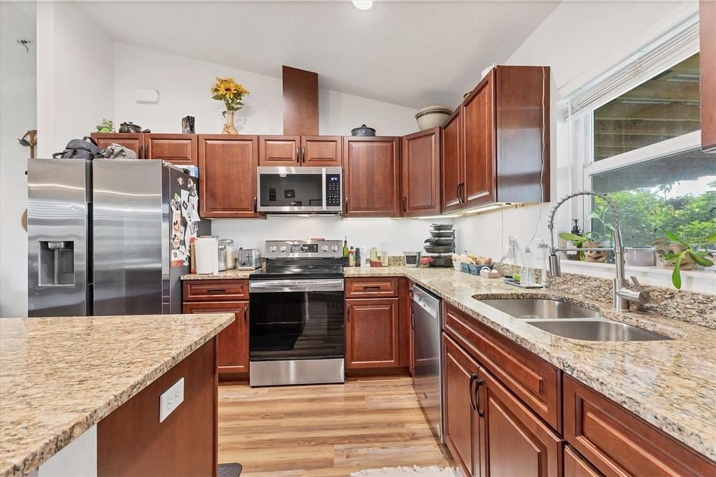 На продажу: $589,000 (3 спален, 2 ванн, 1372 Квадратных фут)