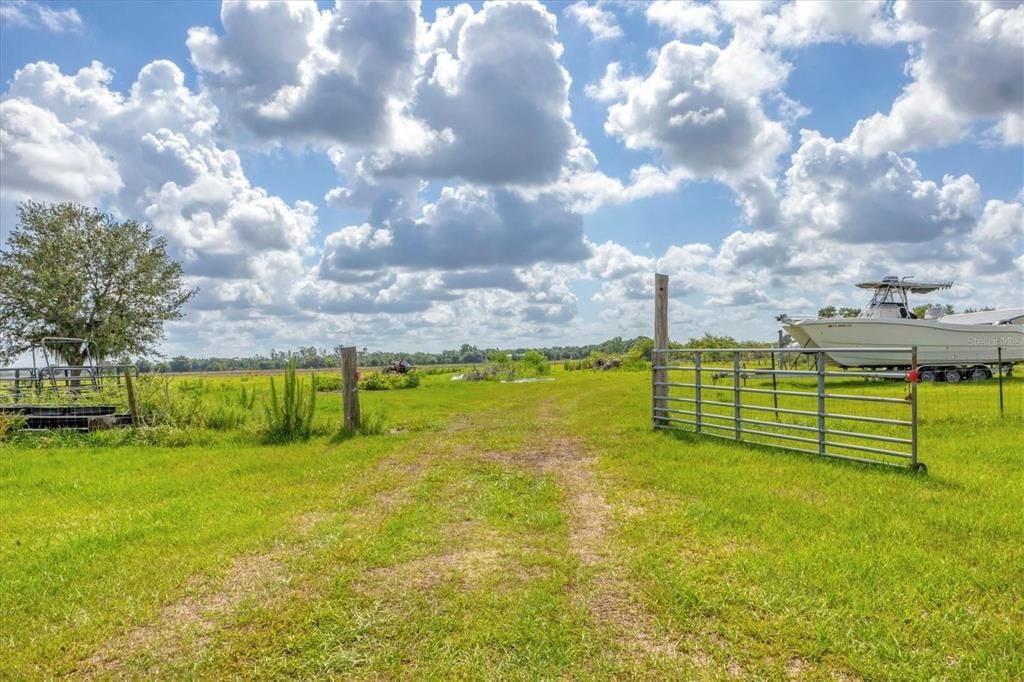 На продажу: $589,000 (3 спален, 2 ванн, 1372 Квадратных фут)