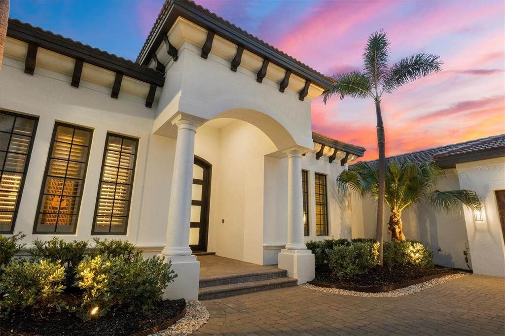 合同活跃: $2,575,000 (4 贝兹, 4 浴室, 3574 平方英尺)