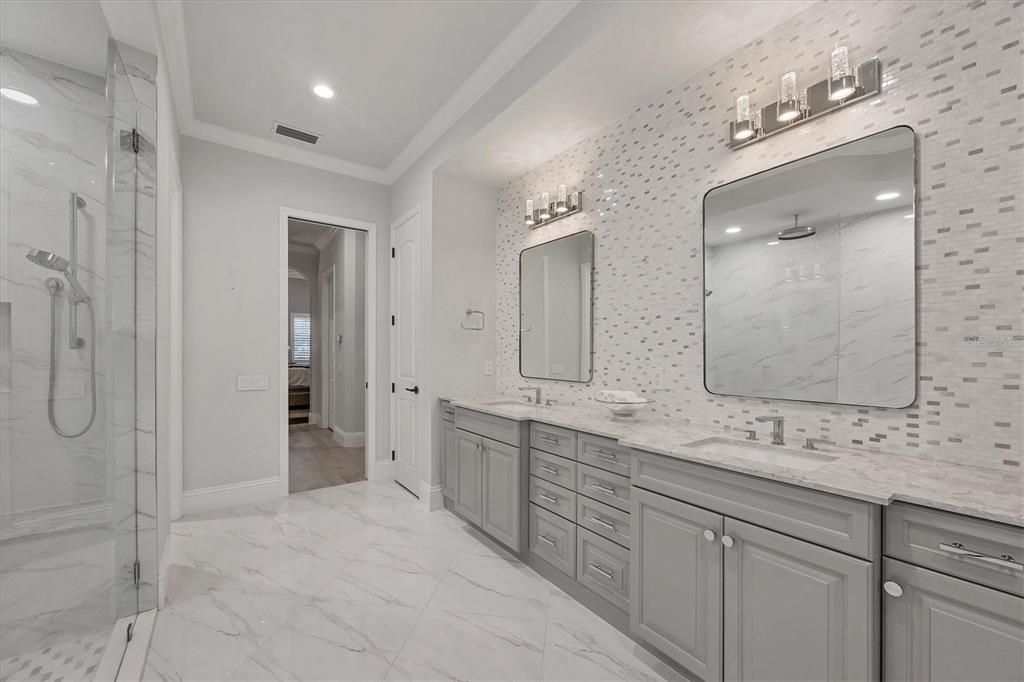 合同活跃: $2,575,000 (4 贝兹, 4 浴室, 3574 平方英尺)