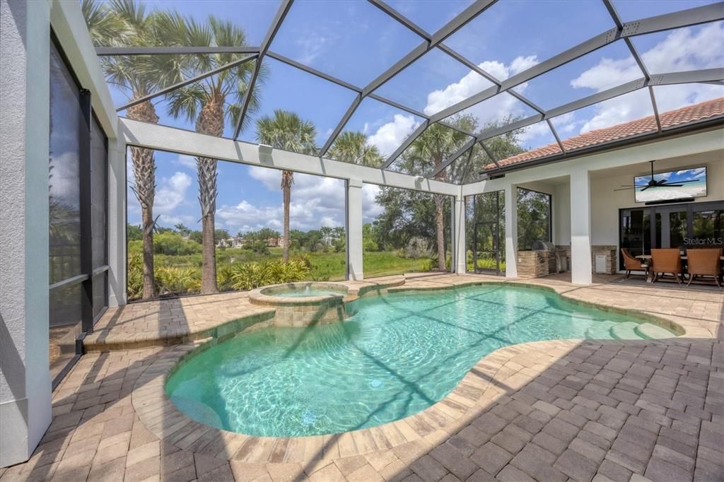 合同活跃: $2,575,000 (4 贝兹, 4 浴室, 3574 平方英尺)