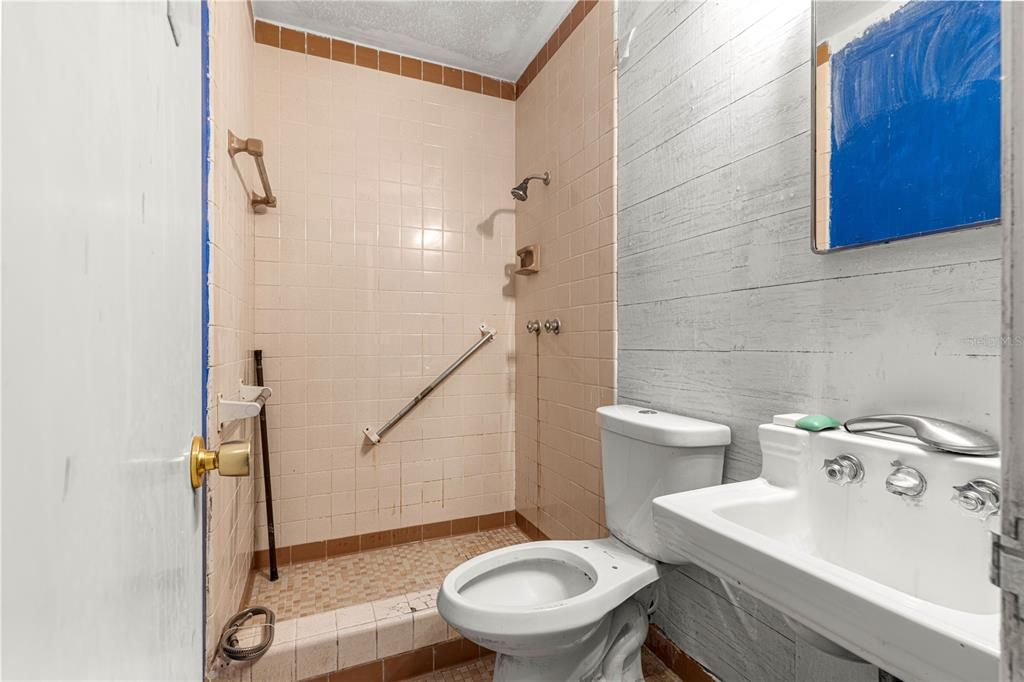 For Sale: $1,150,000 (3 beds, 3 baths, 4410 Square Feet)