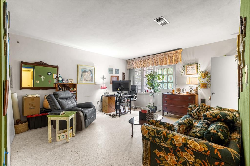 For Sale: $1,150,000 (3 beds, 3 baths, 4410 Square Feet)