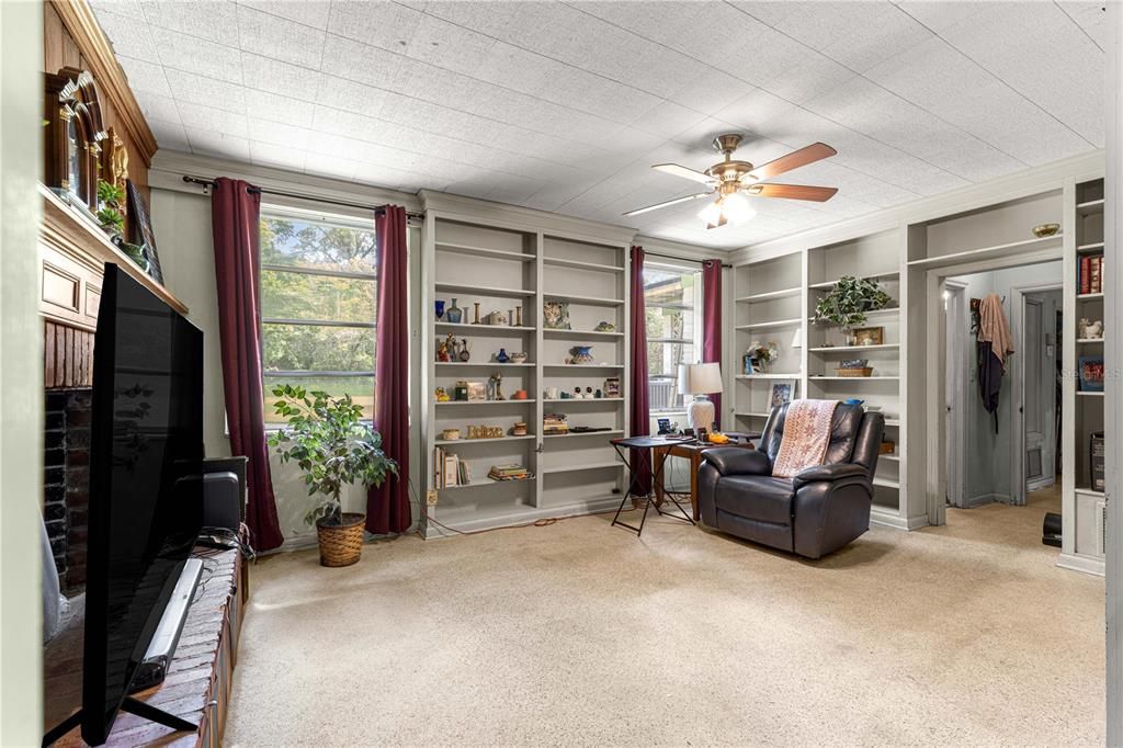 For Sale: $1,150,000 (3 beds, 3 baths, 4410 Square Feet)