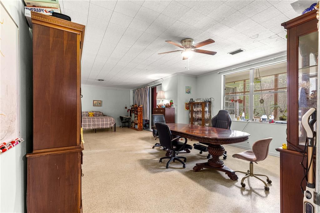 For Sale: $1,150,000 (3 beds, 3 baths, 4410 Square Feet)