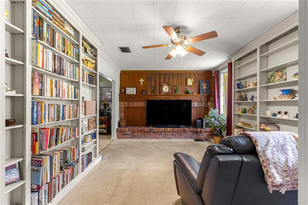 For Sale: $1,150,000 (3 beds, 3 baths, 4410 Square Feet)