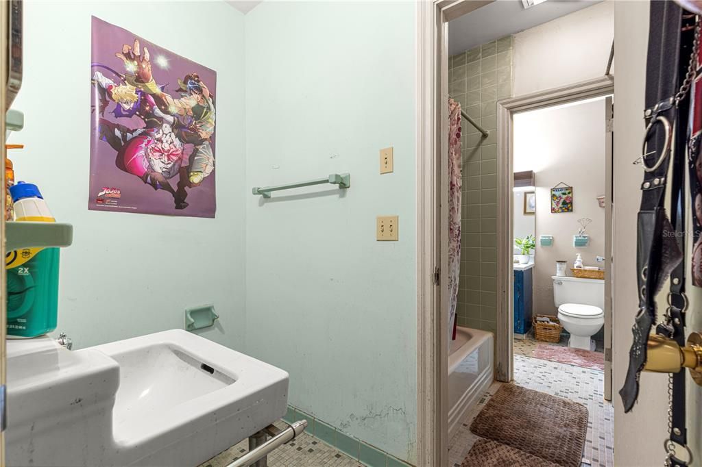 For Sale: $1,150,000 (3 beds, 3 baths, 4410 Square Feet)