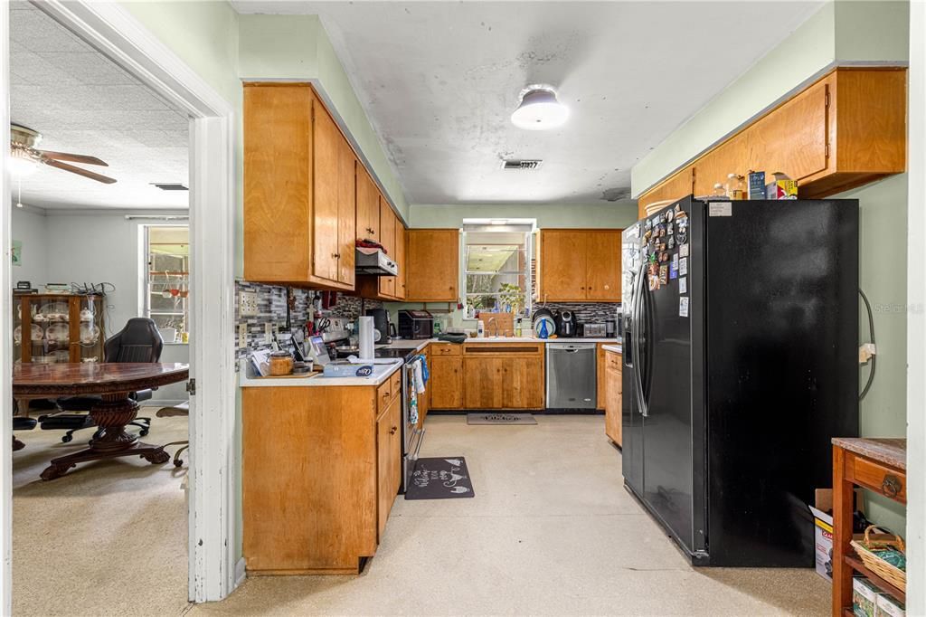 For Sale: $1,150,000 (3 beds, 3 baths, 4410 Square Feet)