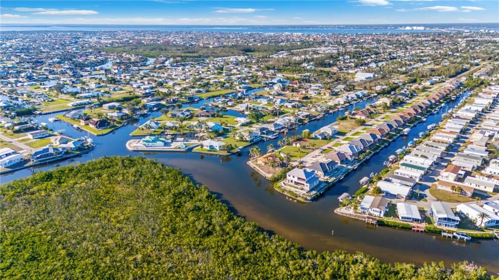 Active With Contract: $850,000 (3 beds, 3 baths, 2456 Square Feet)