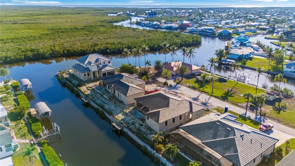 Active With Contract: $850,000 (3 beds, 3 baths, 2456 Square Feet)