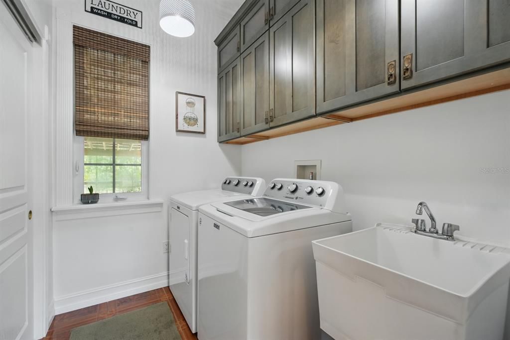 For Sale: $1,395,000 (3 beds, 3 baths, 2756 Square Feet)